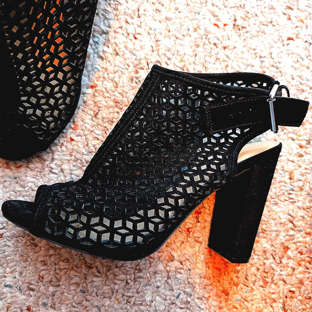 DIVA Lounge Black Cutout Heels